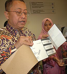 ec announce polling date 140208 ballot paper