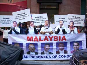 hindraf protest in newyork feb1608 group