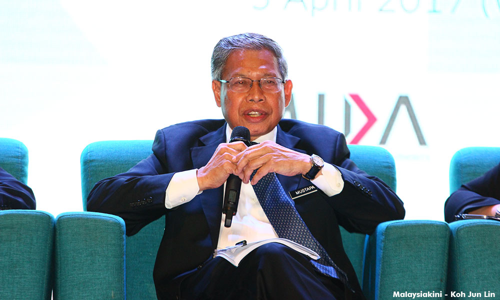 Mustapa to decide on Umno presidency only at final hour
