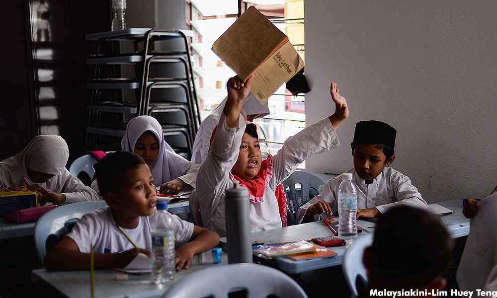 Rohingya refugees have 'no rights', but children can access education - minister