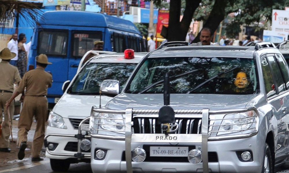 India bans red beacons on ministers', top officials' cars