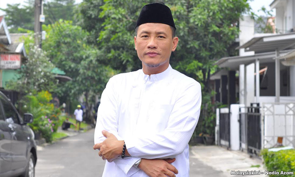 Sajadah Ka'bah buat Rahmad bahagia dengan arwah Deddy