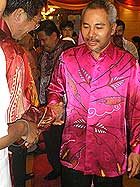 khir toyo and ong ka ting campaign 220208 happy