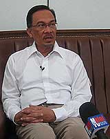 anwar ibrahim election 2008 interview 190208 paused