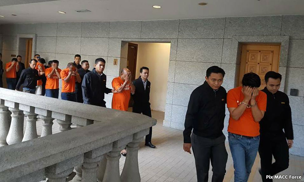 Senior Malacca cop released on MACC bail