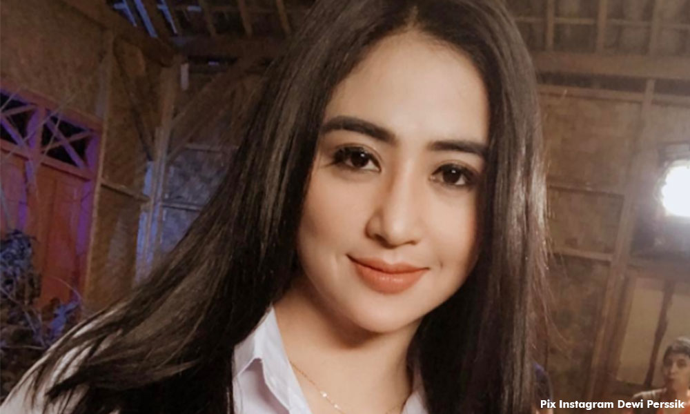 Dewi Perssik kian lawa selepas 'diseterika'