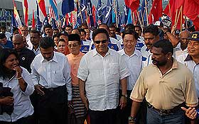 sungai siput nominations 240208 samy flanked by ahamad and cheah