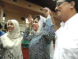 lembah pantai nomination day 240208 hands