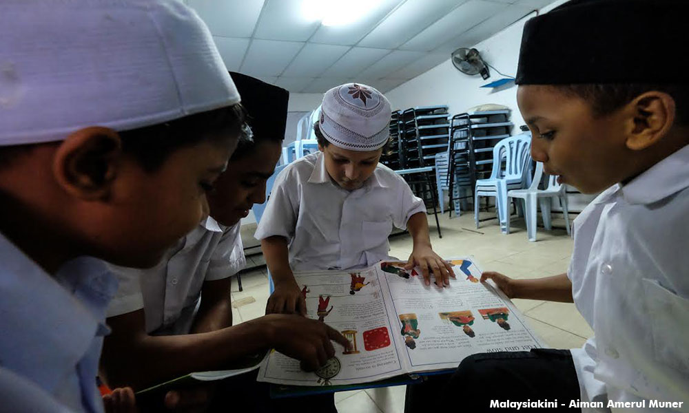 Allow refugee children to join our schools