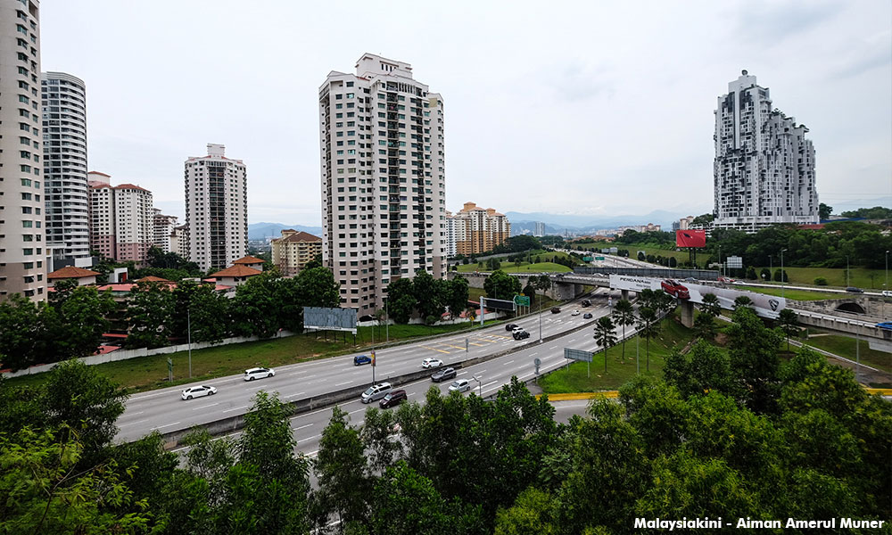 Three maintenance workers killed in accident on NKVE