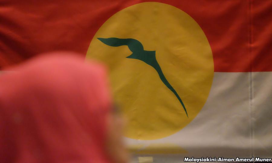 Malaysiakini 16 Ex Members Fail To Dissolve Umno