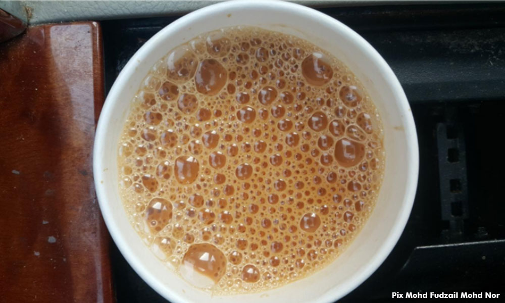 Teh karak lawan teh tarik