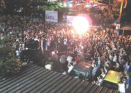 opposition ceramah s17 pj 270208 crowd