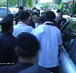 samy vellu penang campaign 260208 rushed