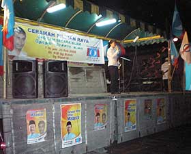 sg siput pasar malam 280208 psm lorry stage