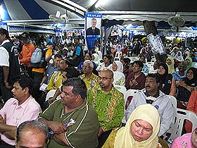 najib bn penang campaign 290208 crowd