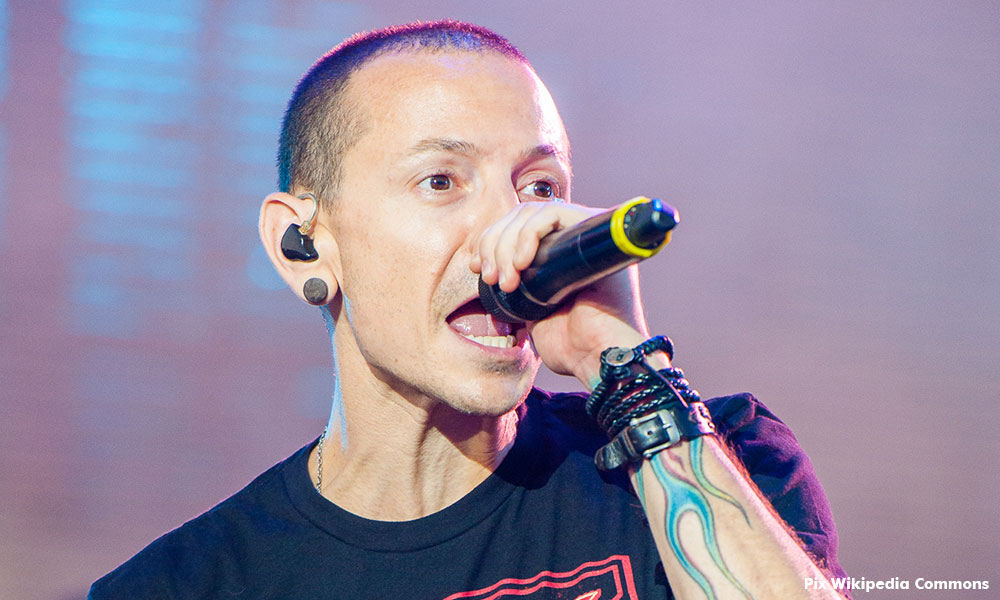 Bennington mati pada hari jadi Chris Cornell