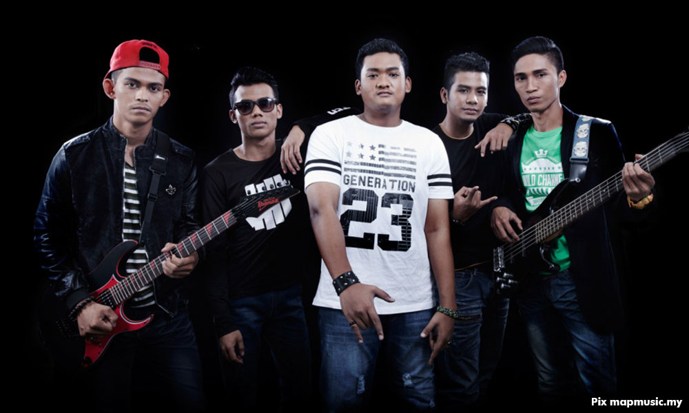 Projector Band rancang single keempat