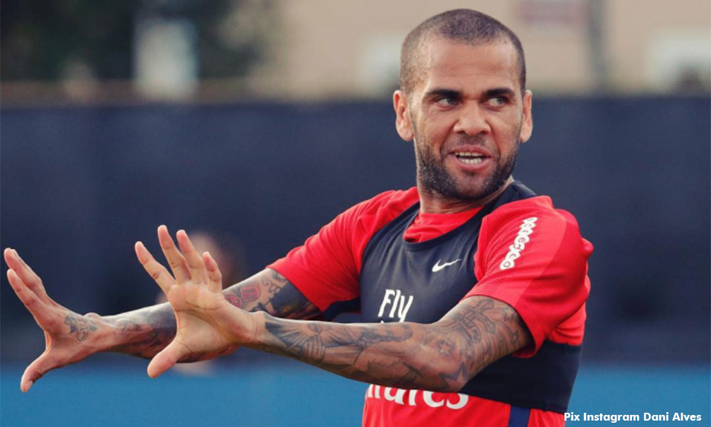 Alves terus pujuk Neymar tinggalkan Barcelona