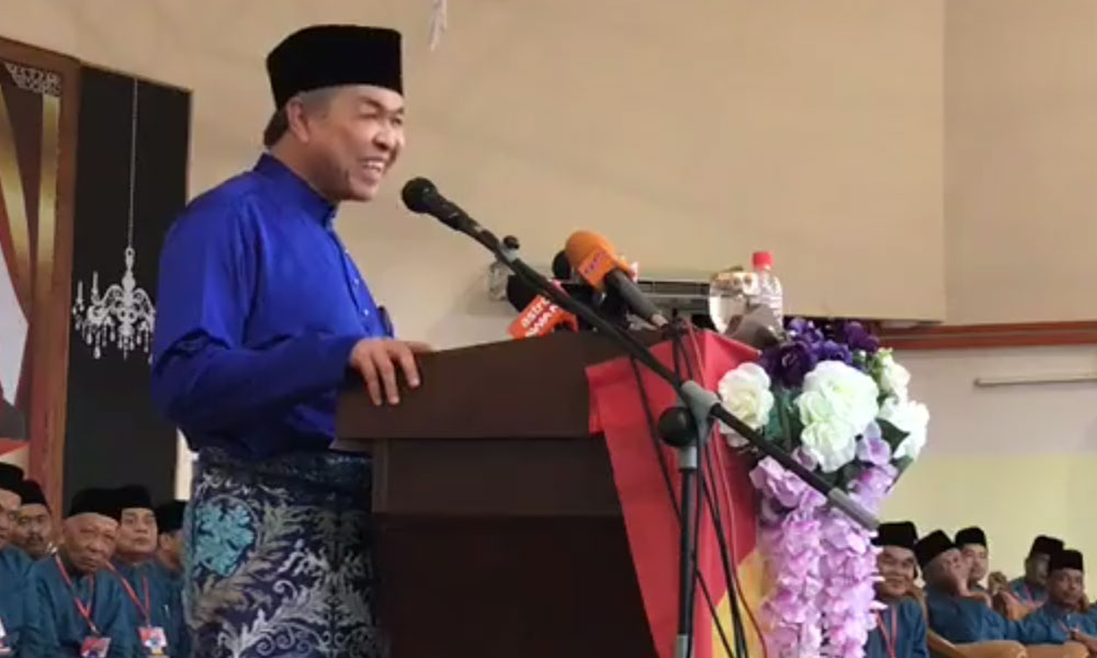 Kata2 Zahid Sebelum PRU14: “sendiri akan mengikat dan mencampak 3 wakil kepimpinan Umno negeri ini sekiranya tidak berjaya merampas semula Selangor”