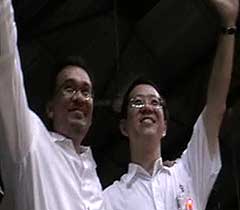 lim guan eng anwar ceramah penang 030308 happy