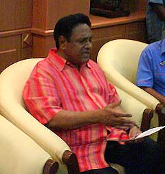 samy vellu sungai siput campaign 020308 explain