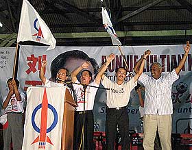 ronnie liu dap ceramah klang 020308 singing