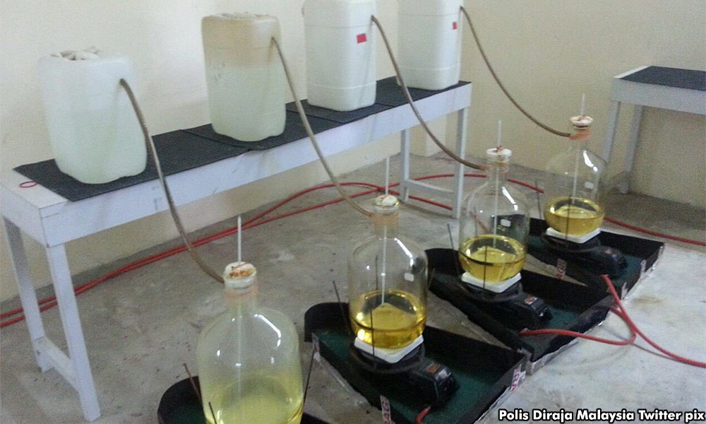 Police smash mini drug lab, three in family nabbed