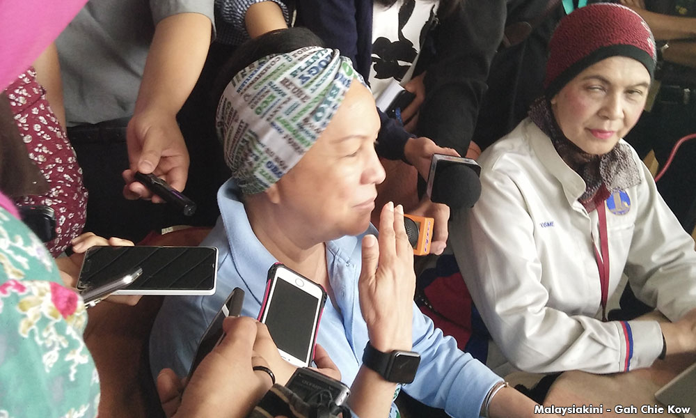 Jeanne throws 'tree challenge' to lawmakers