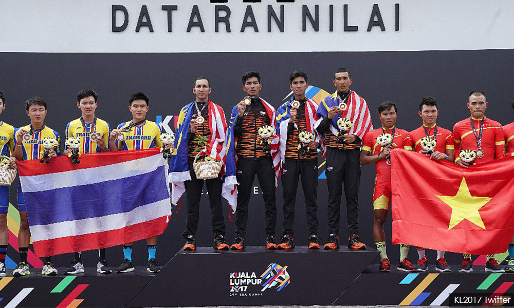 Kembar seiras terkejut raih emas buat Malaysia