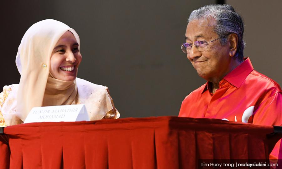 Malaysiakini Nurul Izzah Accepts Dr M S Apology Calls For End To Najib Dictatorship