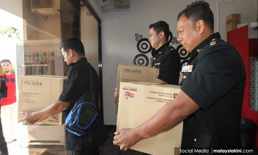 Unisel 'harassment' due to jealousy of S'gor govt, Azmin says