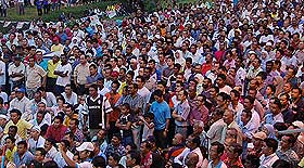 anwar tour perak 050308 gopeng mixed crowd