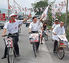 mat rempit dap 040308 nga bikin wheelie