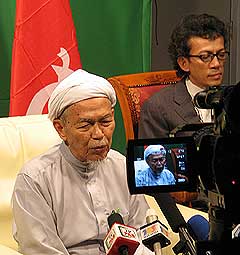 nik aziz pas pc kelantan