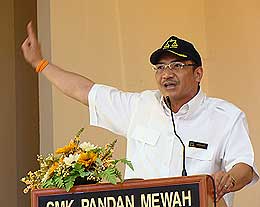 hishamuddin hussein ong tee keat pandan campaign 030308 hisham