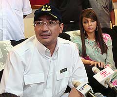 hishamuddin hussein ong tee keat pandan campaign 030308 concerns