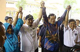 hishamuddin hussein ong tee keat pandan campaign 030308bn candidates