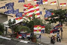 terengganu 070308 bn flags