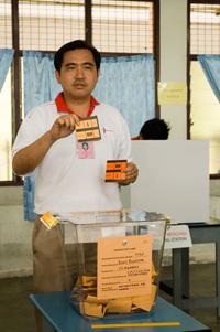 rasah polling 080308 anthony loke voting