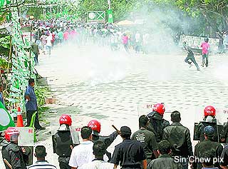 rusila riot police protest 080308