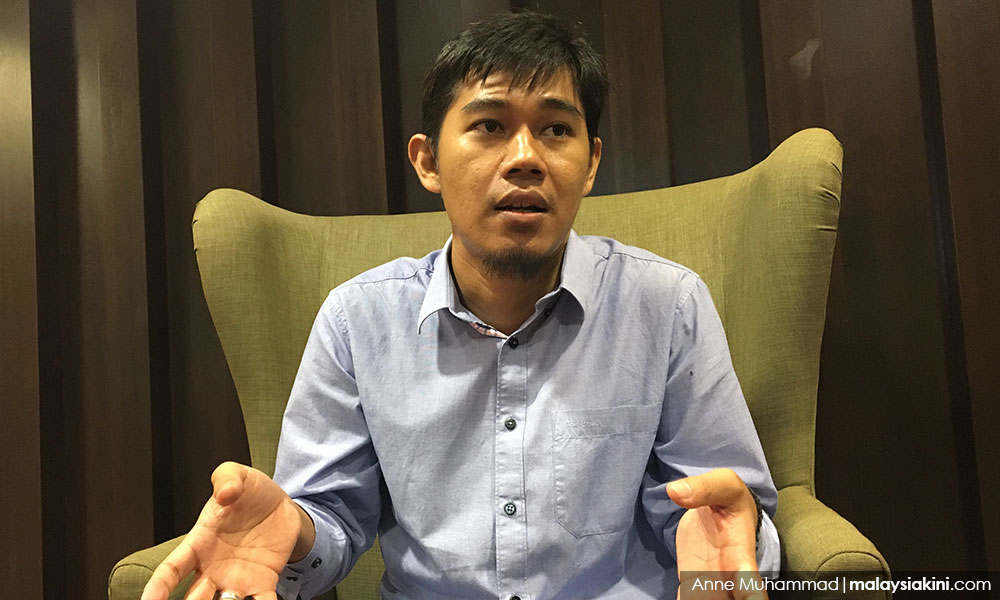 golongan kad pengenalan mengikut warna Leonard Walsh