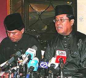 khalid ibrahim selangor mb cm swearing in ceremony 130308 06