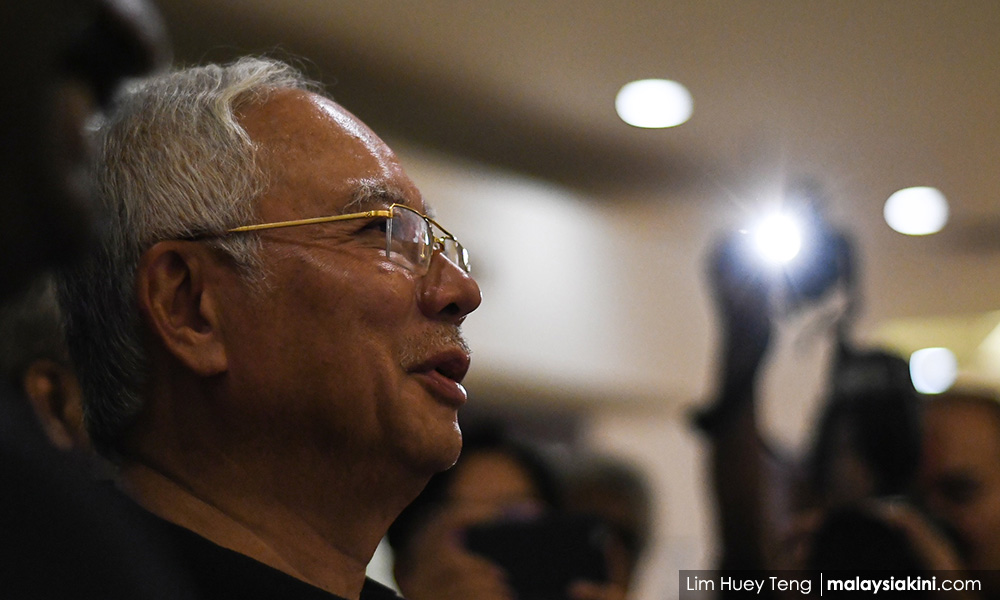 Najib reveals new nocturnal fixation - YouTube