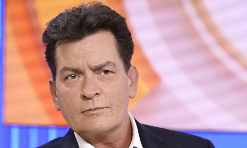 Charlie Sheen nafi rogol budak lelaki
