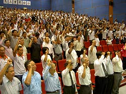 sos damansara yong yoke sang memorial caremony 200803 raising hands