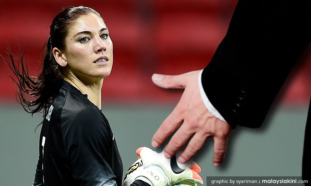 Hope dakwa punggung diramas Sepp Blatter