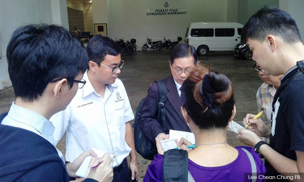 彭警方延扣李天才两天，公青抨马青柿子挑软的吃