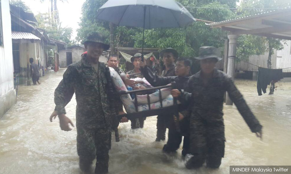 Banjir: Jalan Pasir Puteh-KB tutup