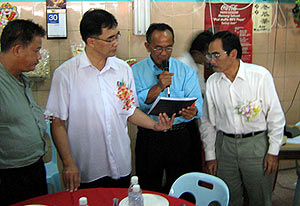 pkr oil sarawak 310308 bajan far right